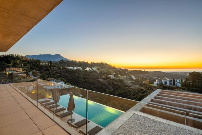 Image No.18-6 Bed Villa / Detached for sale