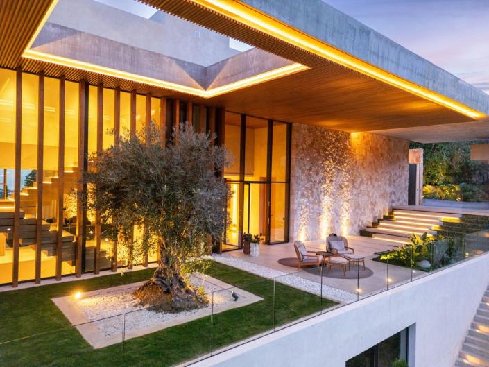 Image No.34-6 Bed Villa / Detached for sale