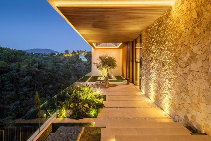 Image No.35-6 Bed Villa / Detached for sale