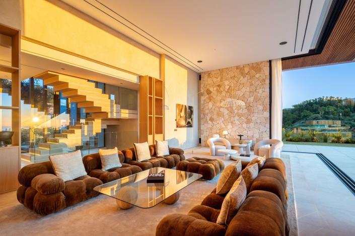 Image No.41-6 Bed Villa / Detached for sale