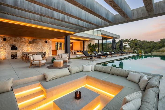 Image No.44-6 Bed Villa / Detached for sale
