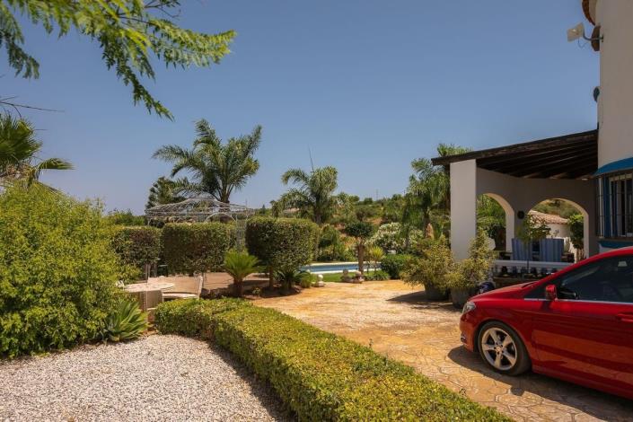 Image No.12-3 Bed Villa / Detached for sale