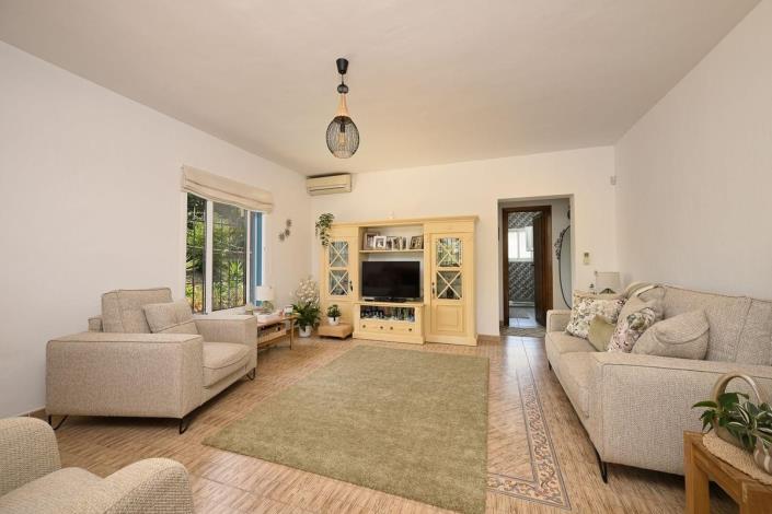 Image No.17-3 Bed Villa / Detached for sale