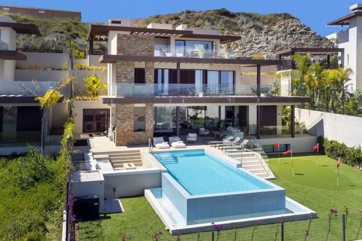 Image No.2-5 Bed Villa / Detached for sale