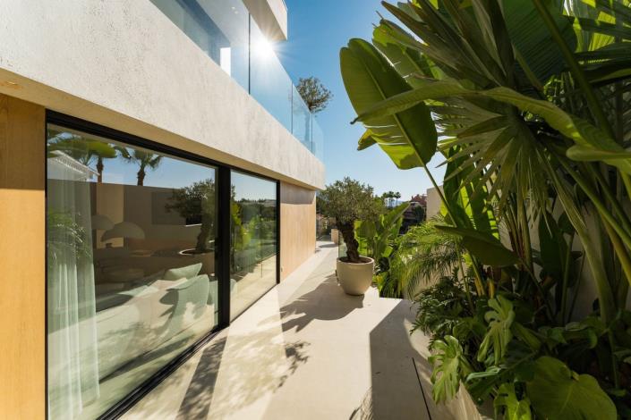 Image No.9-5 Bed Villa / Detached for sale