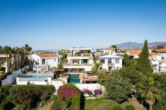Image No.14-5 Bed Villa / Detached for sale