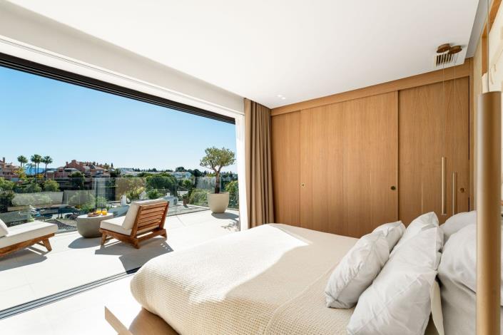 Image No.22-5 Bed Villa / Detached for sale