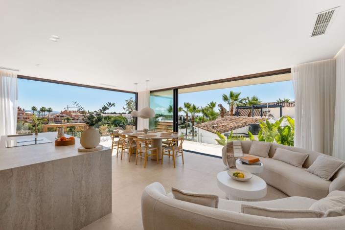 Image No.46-5 Bed Villa / Detached for sale