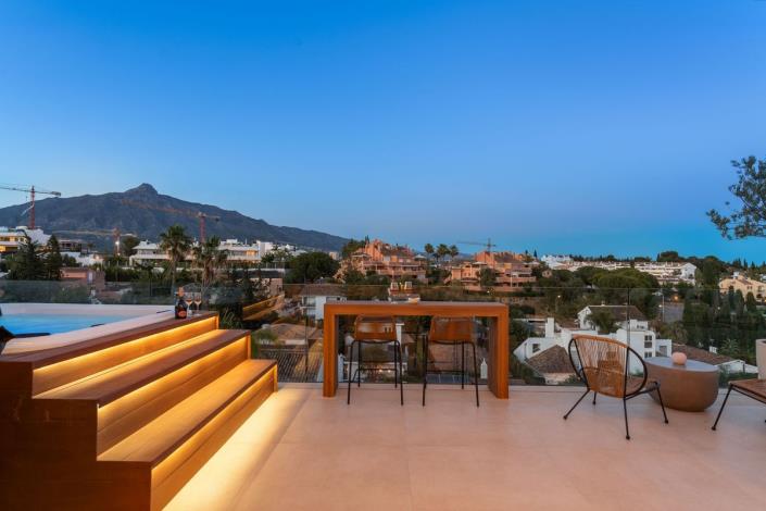 Image No.57-5 Bed Villa / Detached for sale