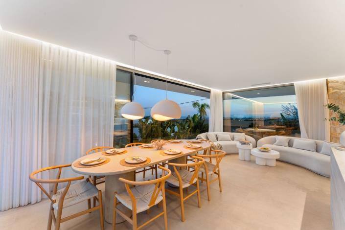 Image No.60-5 Bed Villa / Detached for sale