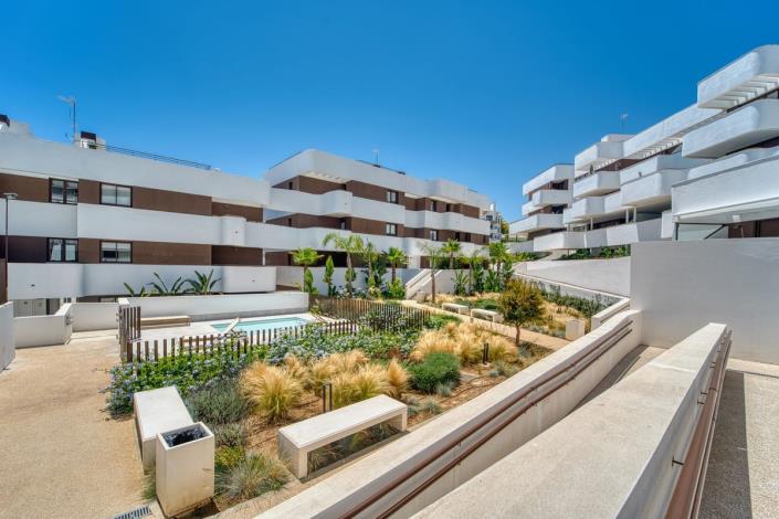Image No.3-Appartement de 2 chambres à vendre à Estepona