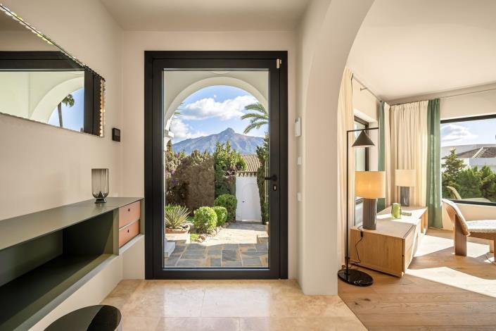 Image No.15-4 Bed Villa / Detached for sale