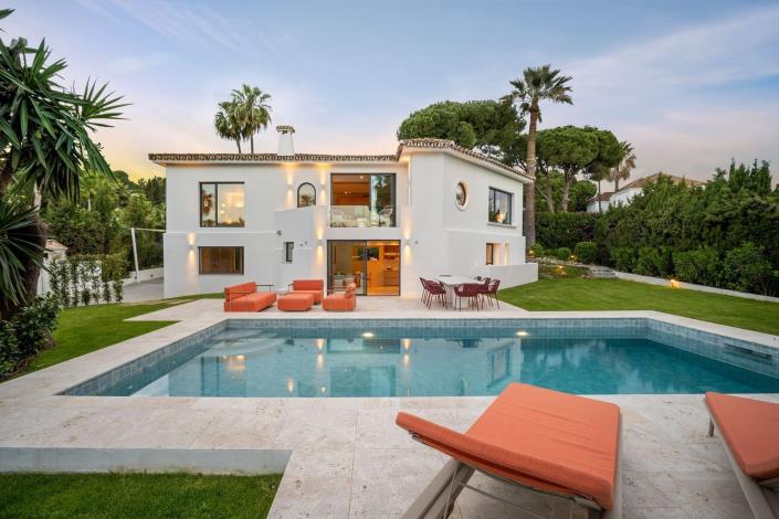 Image No.35-4 Bed Villa / Detached for sale