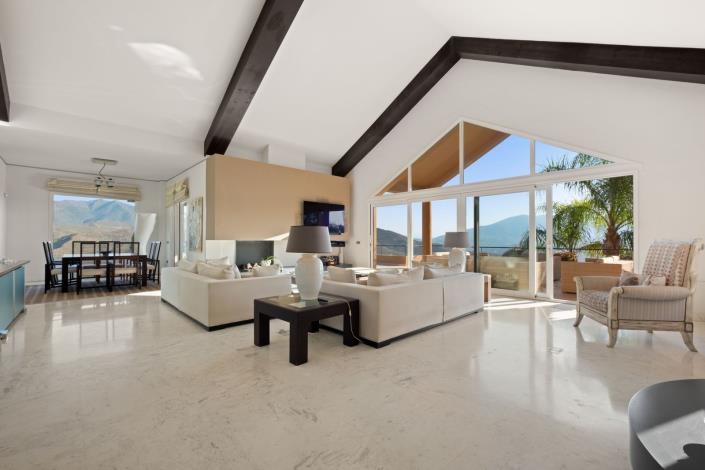 Image No.2-5 Bed Villa / Detached for sale