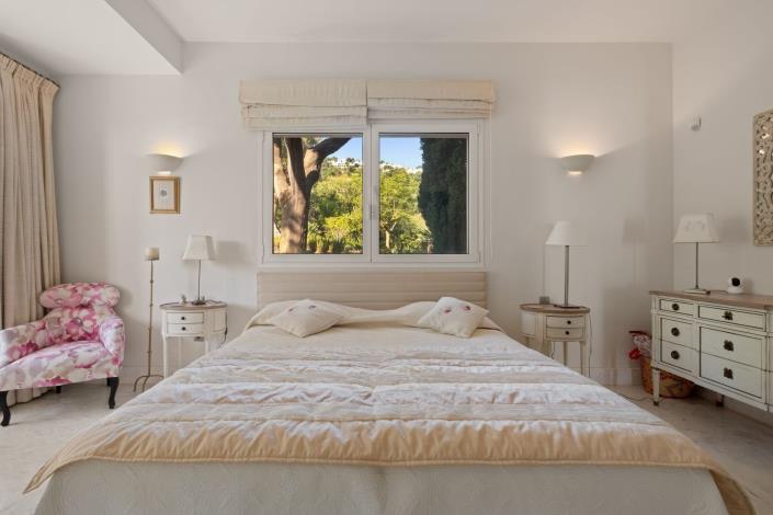 Image No.14-5 Bed Villa / Detached for sale