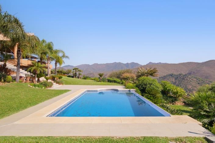 Image No.38-5 Bed Villa / Detached for sale