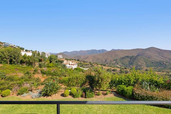 Image No.42-5 Bed Villa / Detached for sale