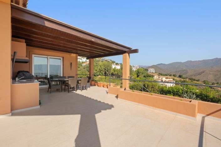 Image No.49-5 Bed Villa / Detached for sale