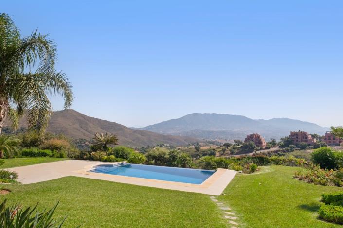 Image No.55-5 Bed Villa / Detached for sale