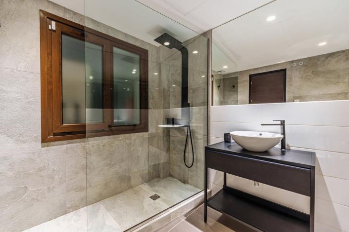 Image No.17-5 Bed Villa / Detached for sale