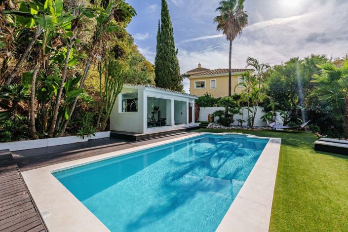 Image No.28-5 Bed Villa / Detached for sale
