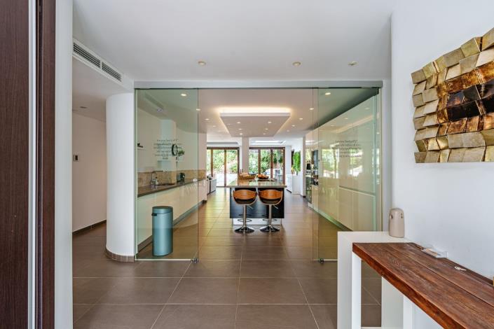 Image No.43-5 Bed Villa / Detached for sale