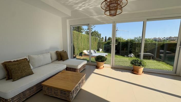 Image No.14-4 Bed Townhouse for sale