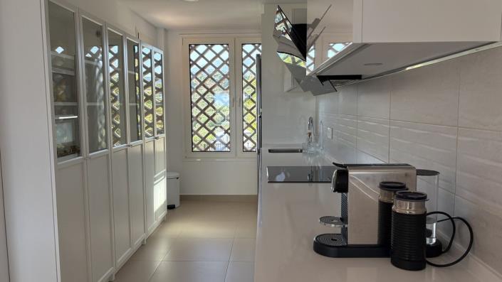 Image No.17-4 Bed Townhouse for sale