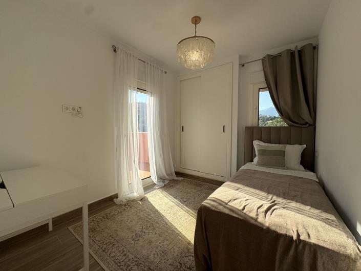 Image No.22-4 Bed Townhouse for sale