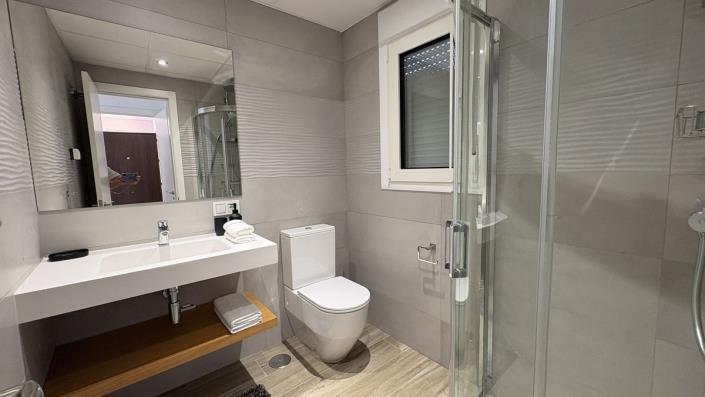 Image No.23-4 Bed Townhouse for sale