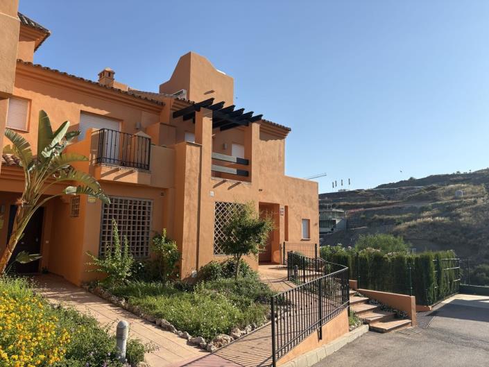 Image No.32-4 Bed Townhouse for sale