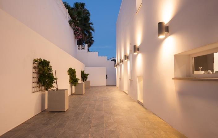 Image No.48-5 Bed Villa / Detached for sale