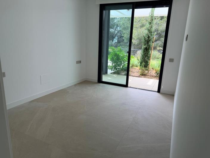Image No.23-2 Bed Apartment for sale