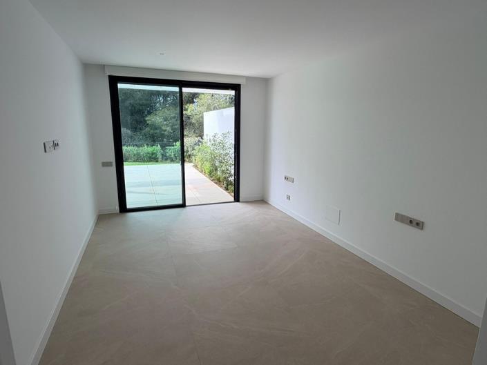 Image No.27-2 Bed Apartment for sale