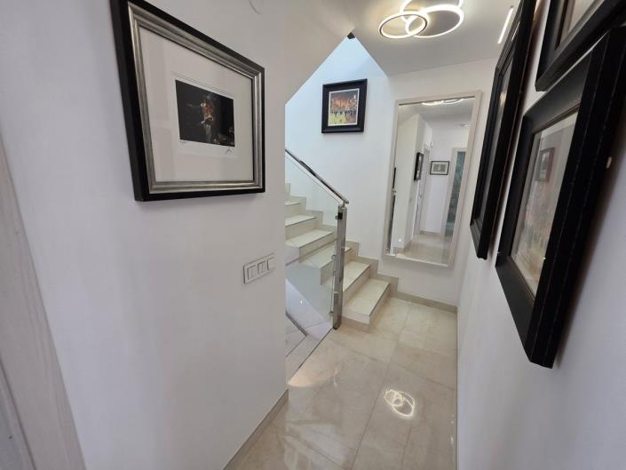 Image No.16-3 Bed Townhouse for sale