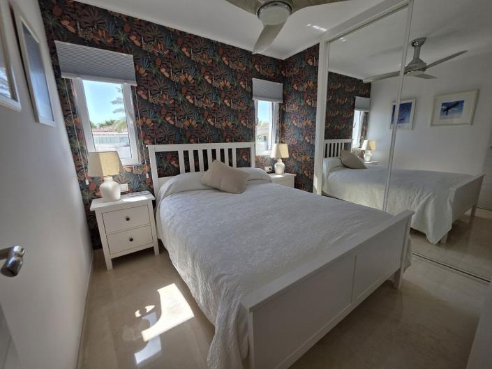 Image No.21-3 Bed Townhouse for sale
