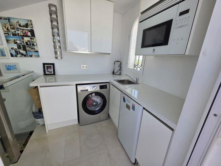 Image No.28-3 Bed Townhouse for sale