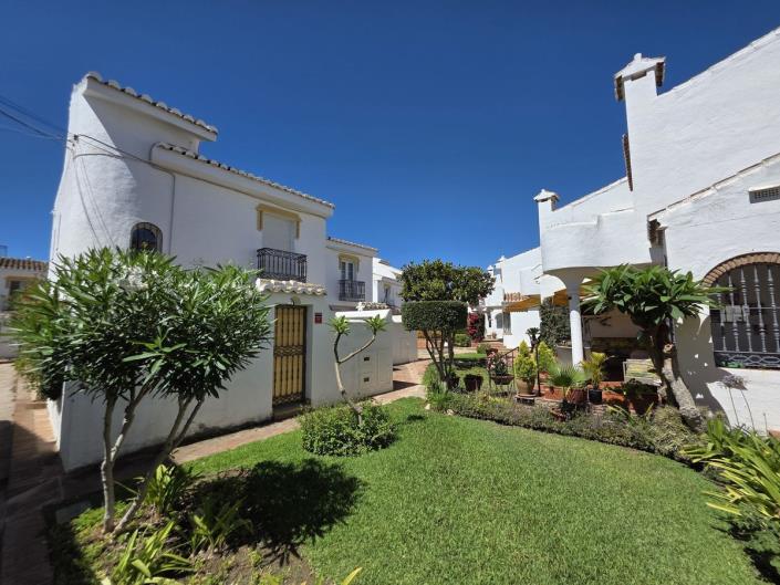 Image No.42-3 Bed Townhouse for sale