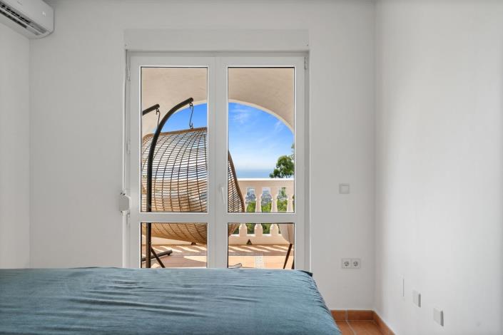 Image No.29-3 Bed Townhouse for sale