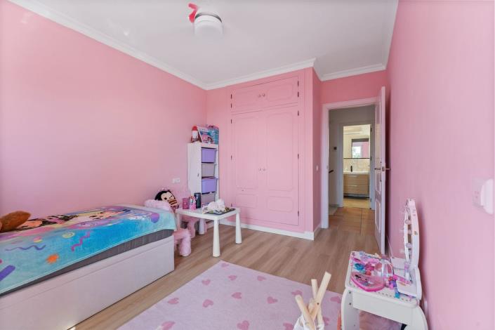 Image No.30-3 Bed Townhouse for sale