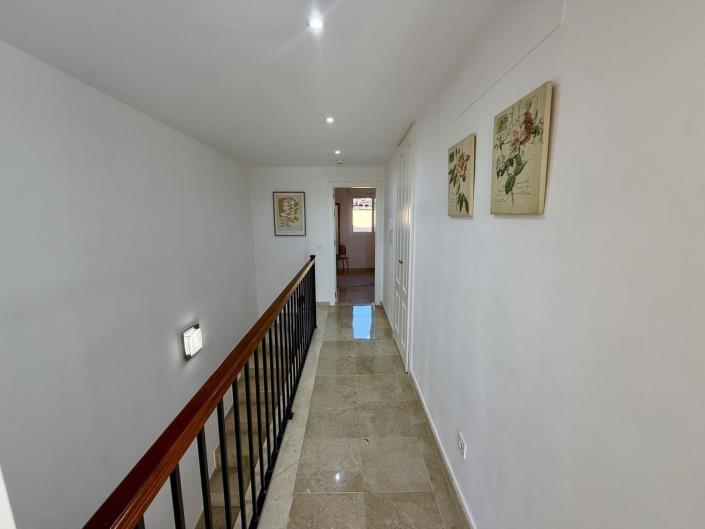 Image No.22-5 Bed Townhouse for sale