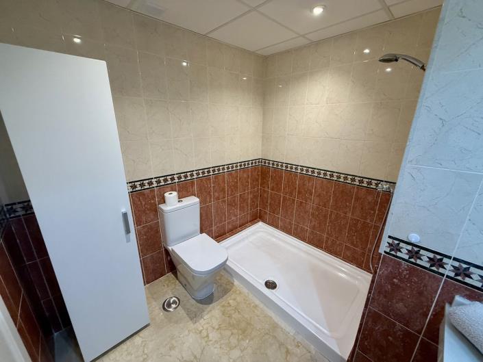 Image No.25-5 Bed Townhouse for sale