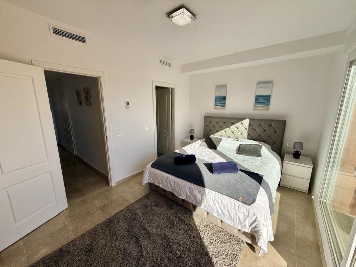 Image No.26-5 Bed Townhouse for sale