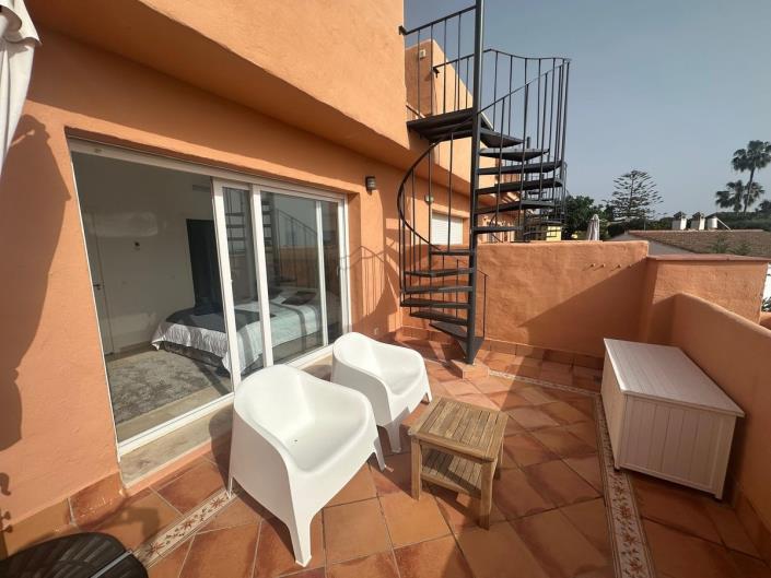 Image No.28-5 Bed Townhouse for sale