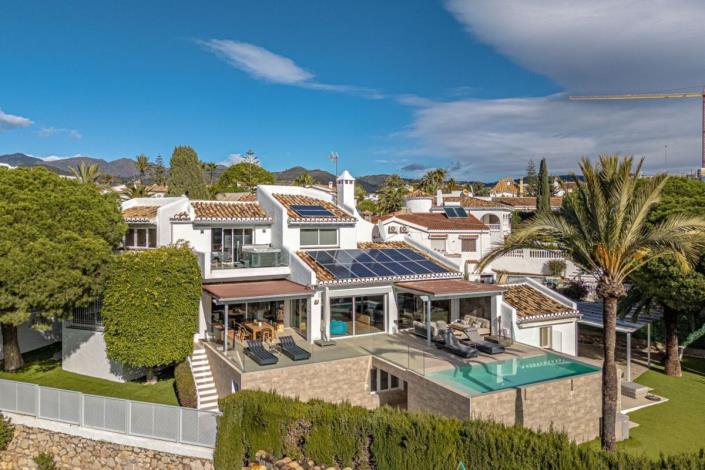 Image No.2-5 Bed Villa / Detached for sale