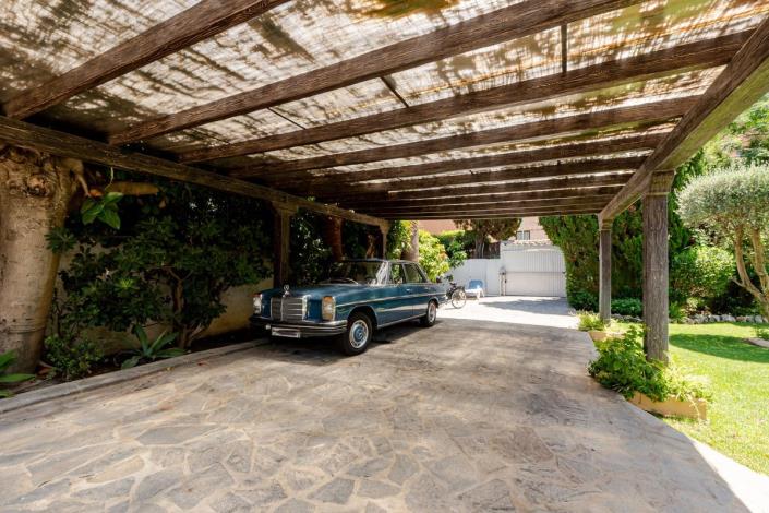 Image No.8-4 Bed Villa / Detached for sale