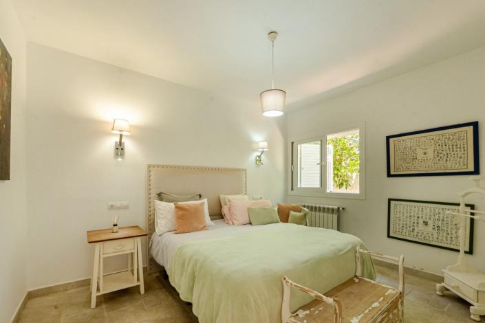 Image No.10-4 Bed Villa / Detached for sale