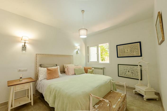 Image No.11-4 Bed Villa / Detached for sale