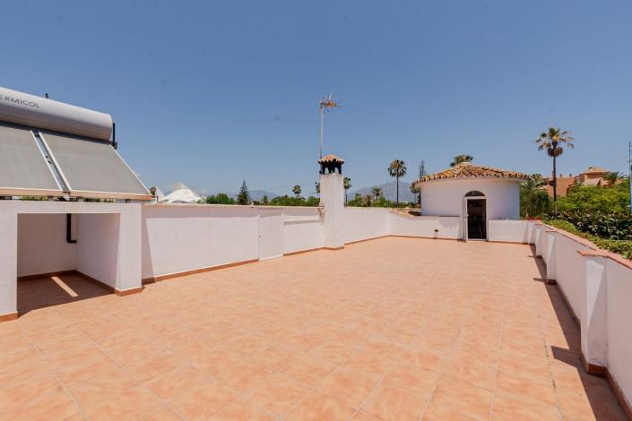 Image No.28-4 Bed Villa / Detached for sale