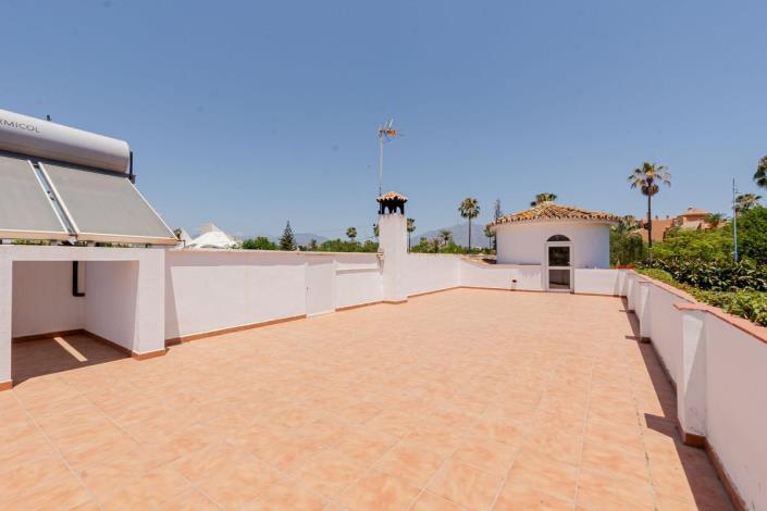 Image No.29-4 Bed Villa / Detached for sale